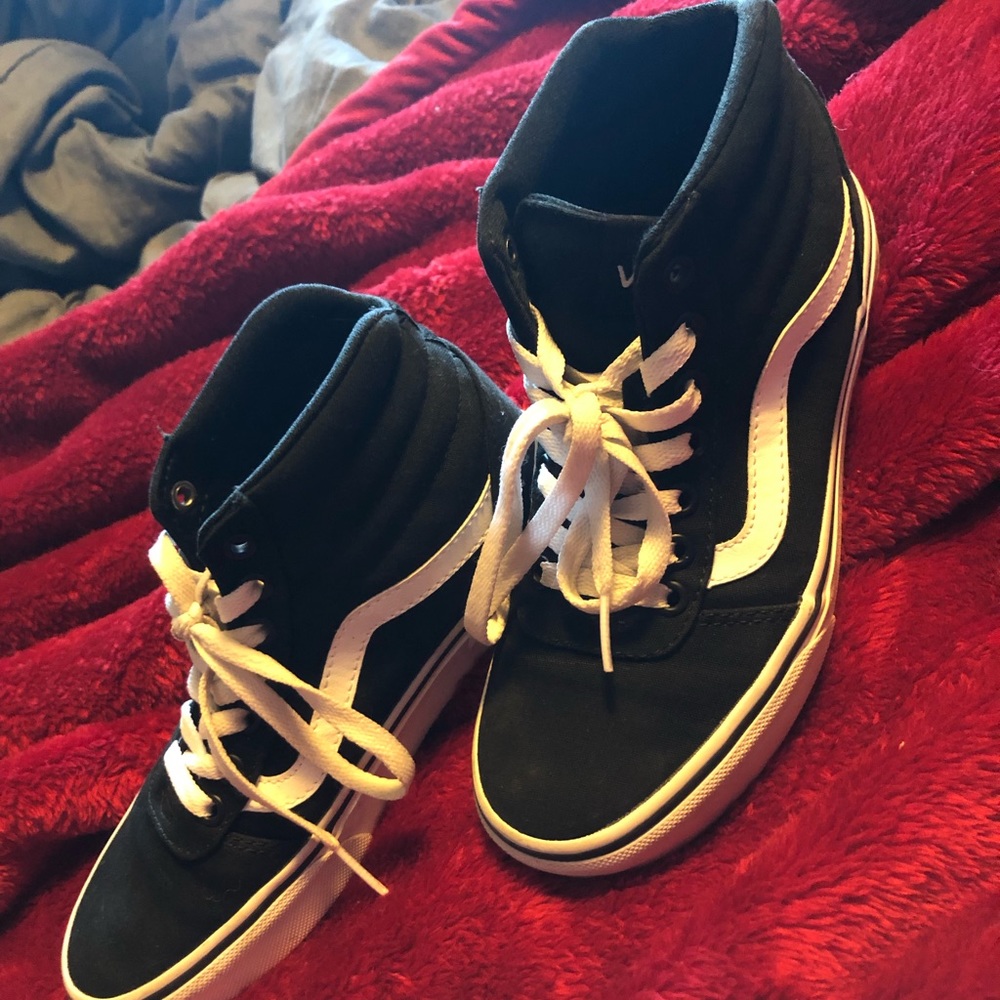 Women’s 6.5 Vans. Never Worn. $55 OBO